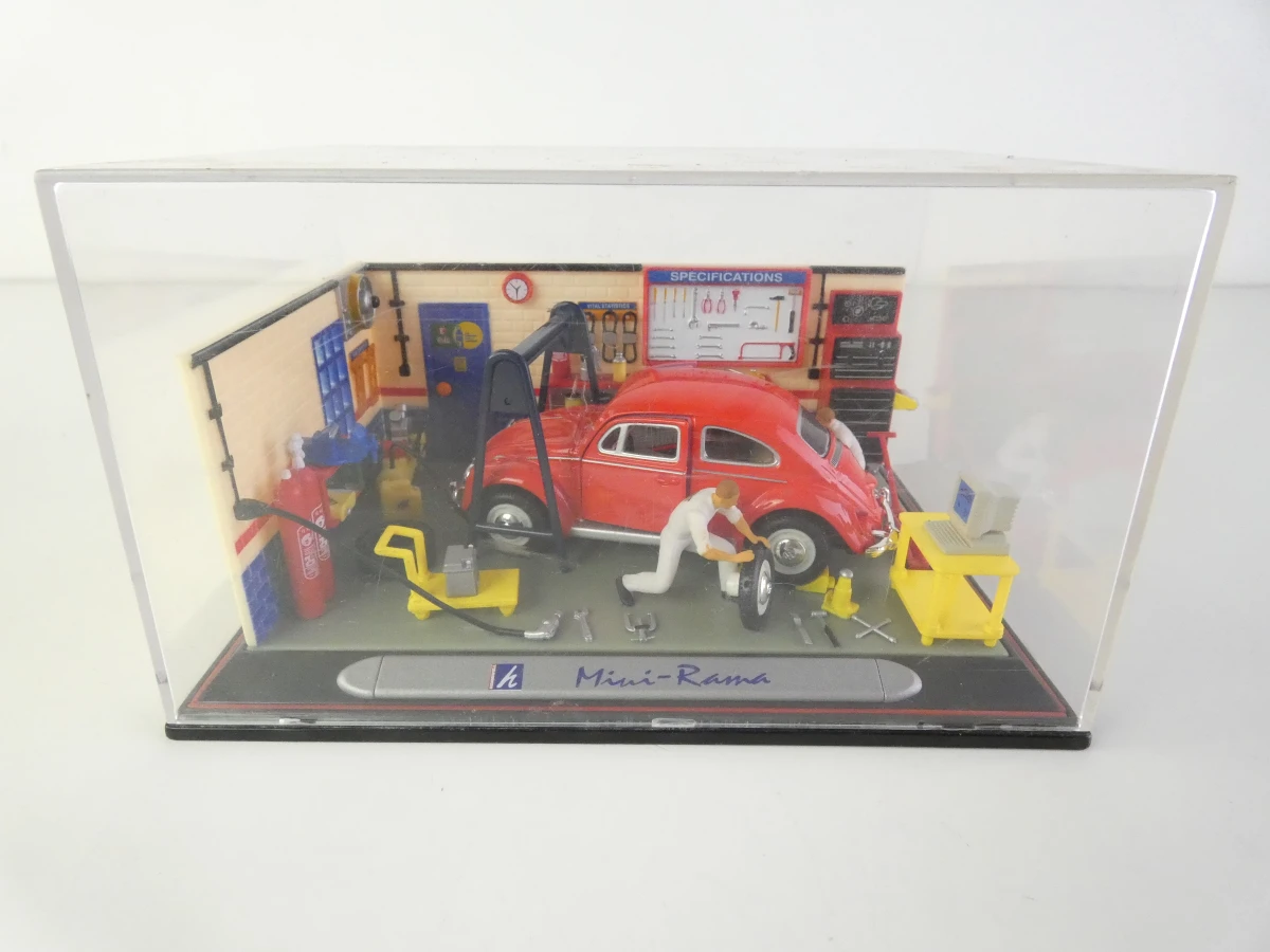 Verzameling schaalmodellen – klassieke auto’s, bussen en Volkswagen-diorama - foto 22