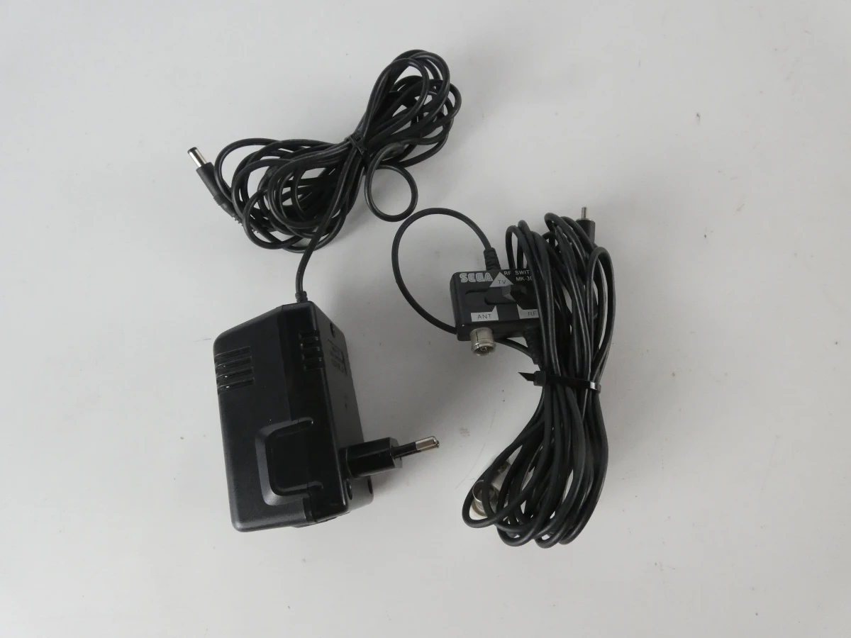 Sega Mega Drive 16-Bit – console met controller, kabels en gamecartridge - foto 18