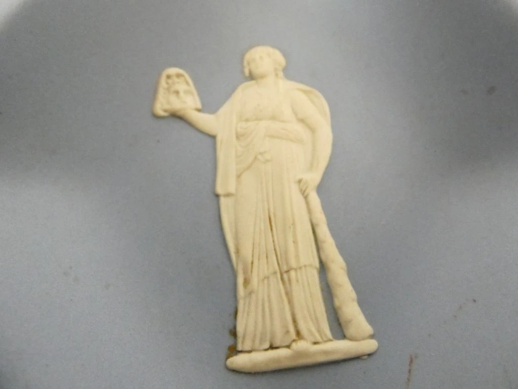 Blauw-Witte Wedgwood Asbak met Klassieke Reliëfafbeelding - foto 5
