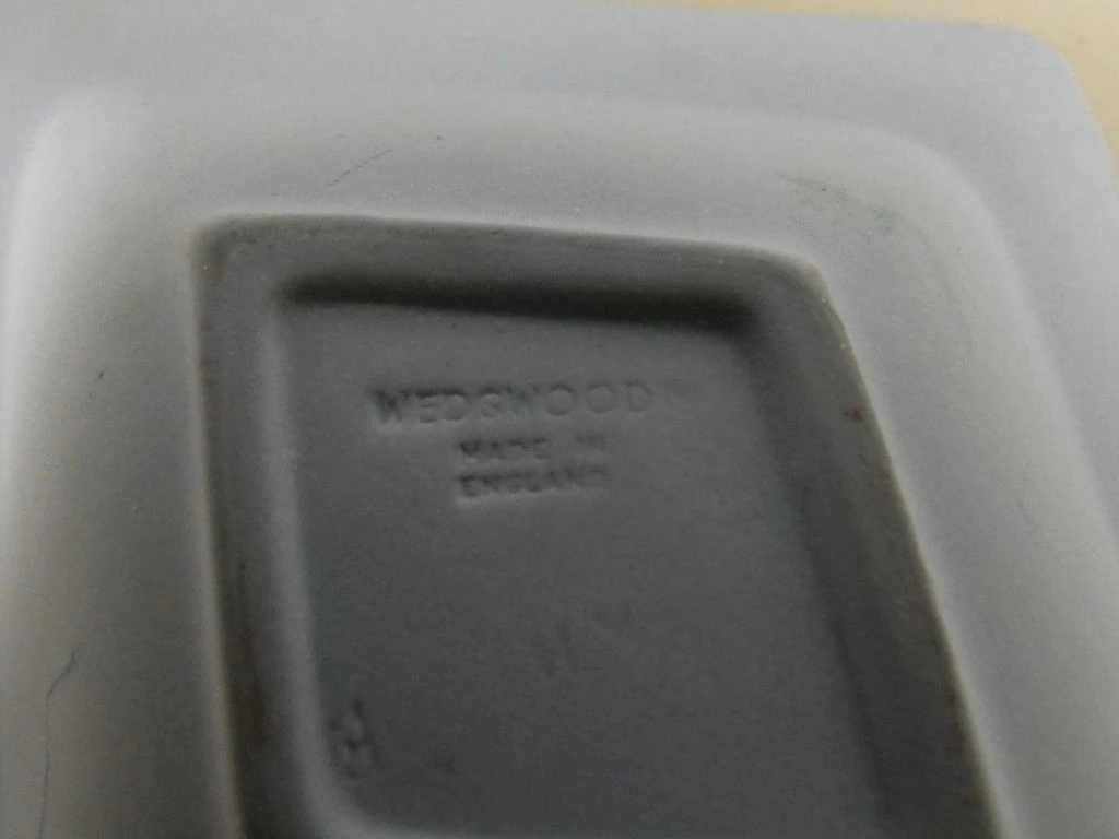 Blauw-Witte Wedgwood Asbak met Klassieke Reliëfafbeelding - foto 3
