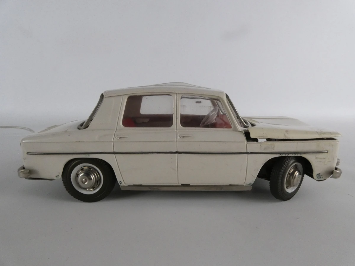 Vintage speelgoedauto Renault R8 - foto 3
