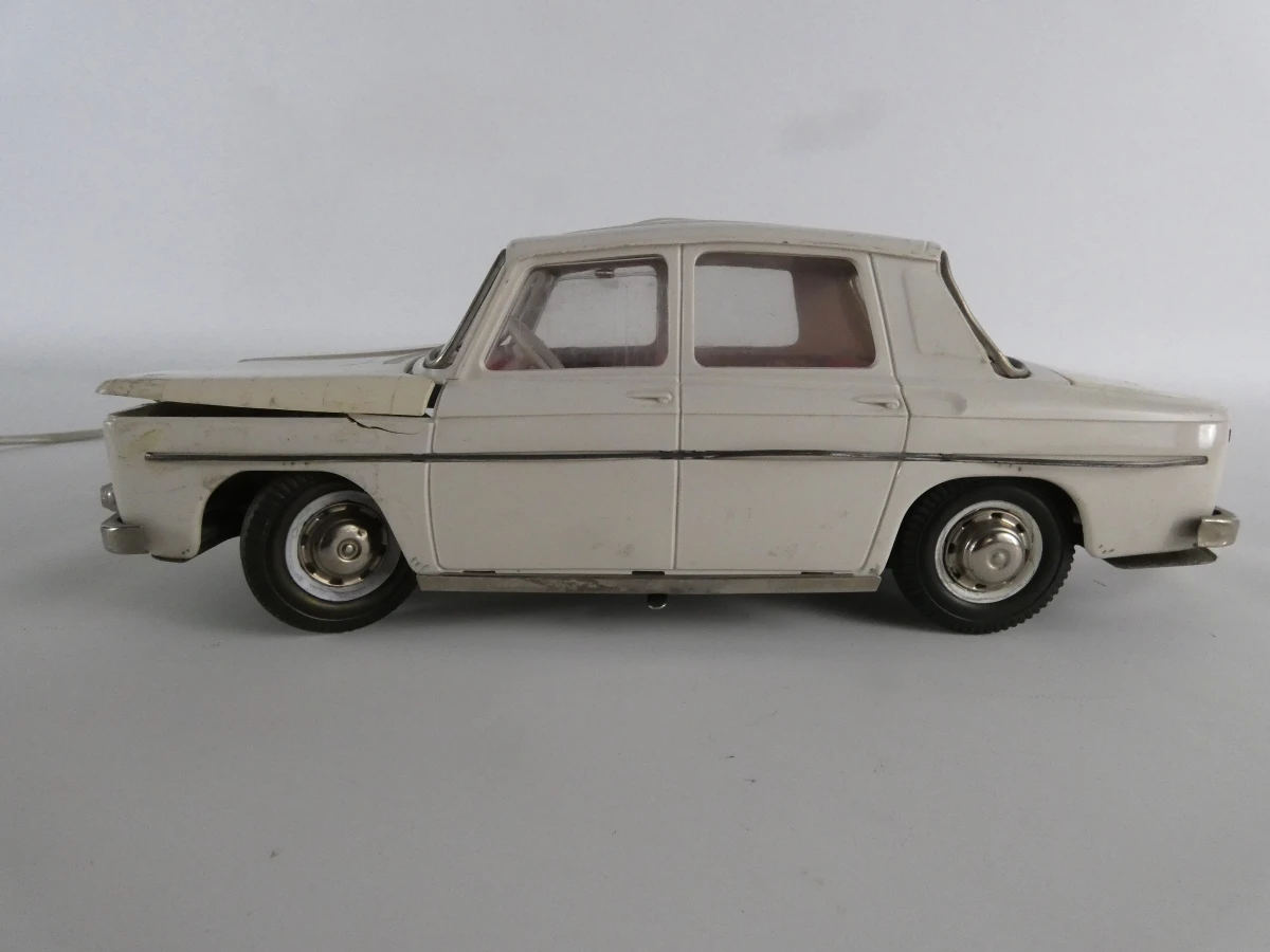 Vintage speelgoedauto Renault R8 - foto 8