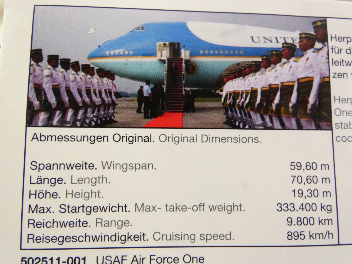 Verzameling modelvliegtuigen en militaire vliegtuigmodellen - foto 17