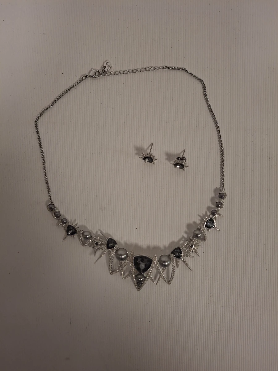Swarovski Fantastic Collier met oorringen – kavel bij De Kringwinkel, Ronse