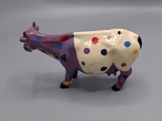 Twee decoratieve kunstkoeien uit de bekende CowParade collectie - foto 3