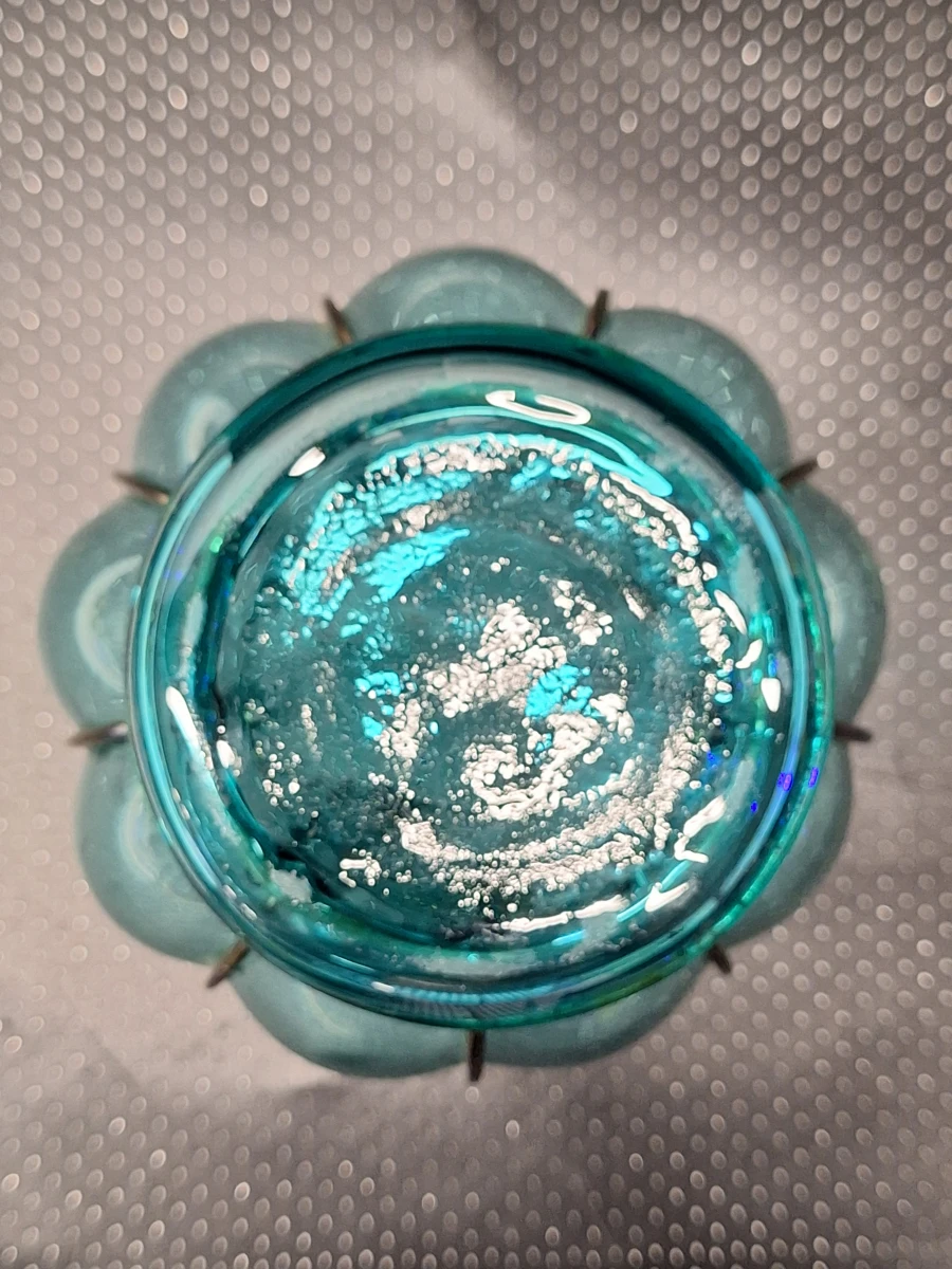 Vintage turquoise glazen vaas in Murano-stijl met metalen frame - foto 9