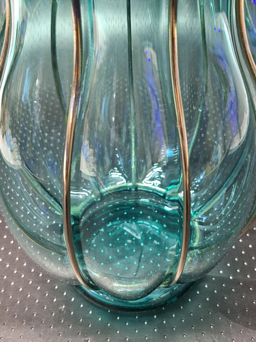 Vintage turquoise glazen vaas in Murano-stijl met metalen frame - foto 8