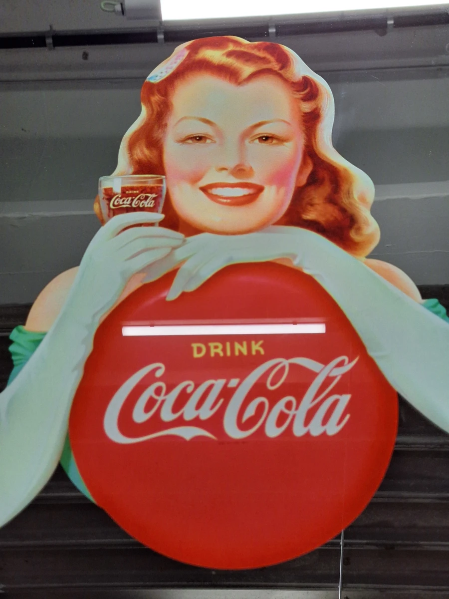 Vintage Coca-Cola reclamespiegel - klassieke pin-up girl met glas - foto 4