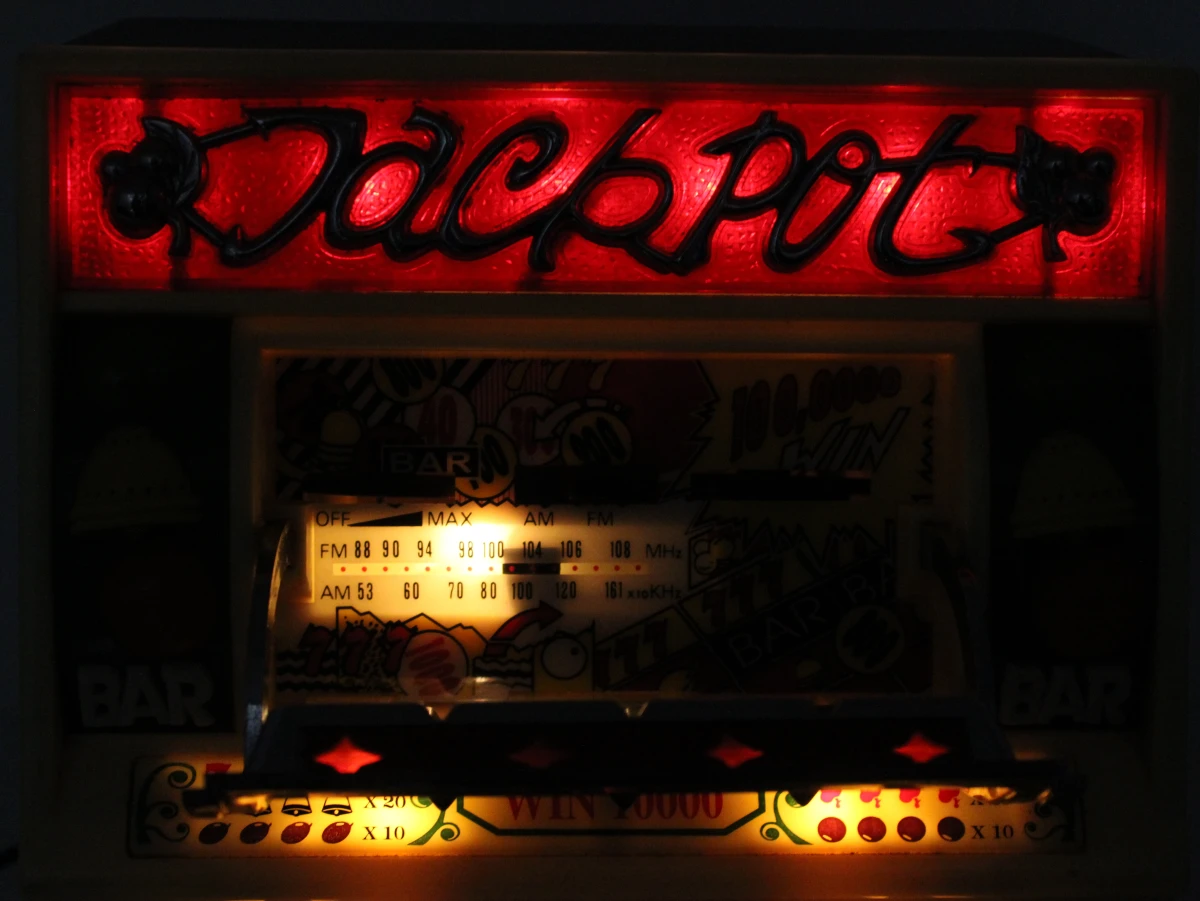 Illuminated Radio Slot Machine | AM/FM [1970] - foto 9