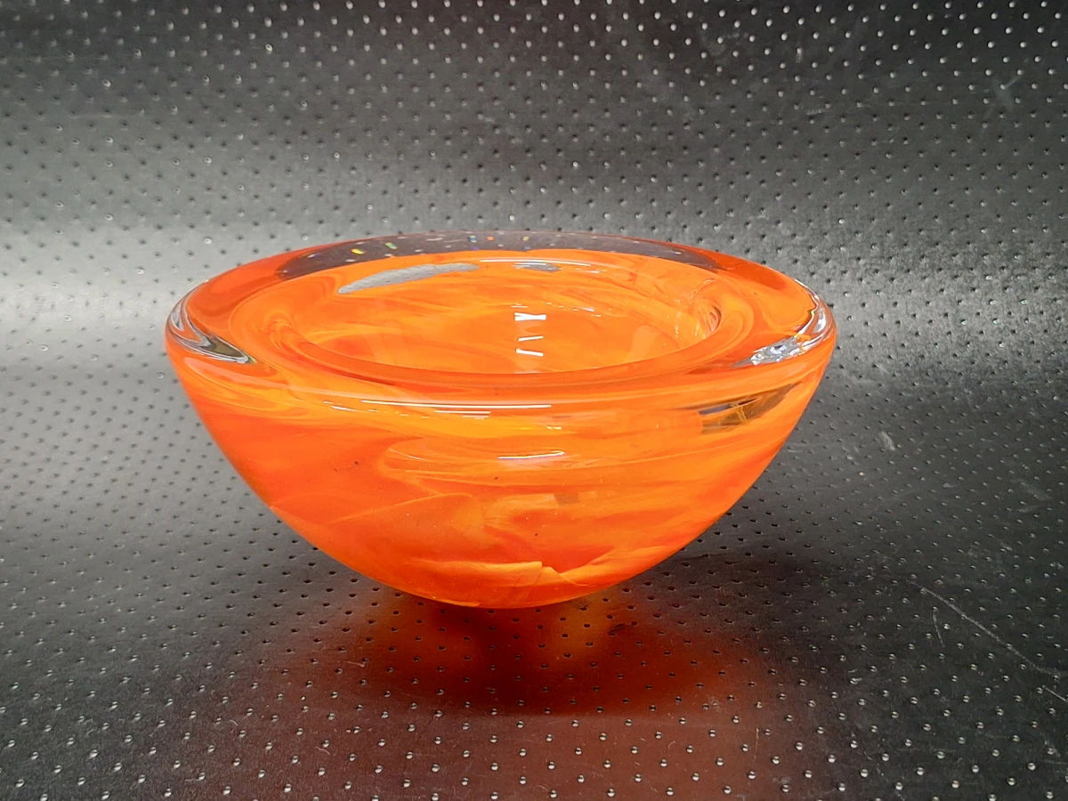 Kosta Boda Atoll grote oranje design schaal van Anna Ehrner - foto 2