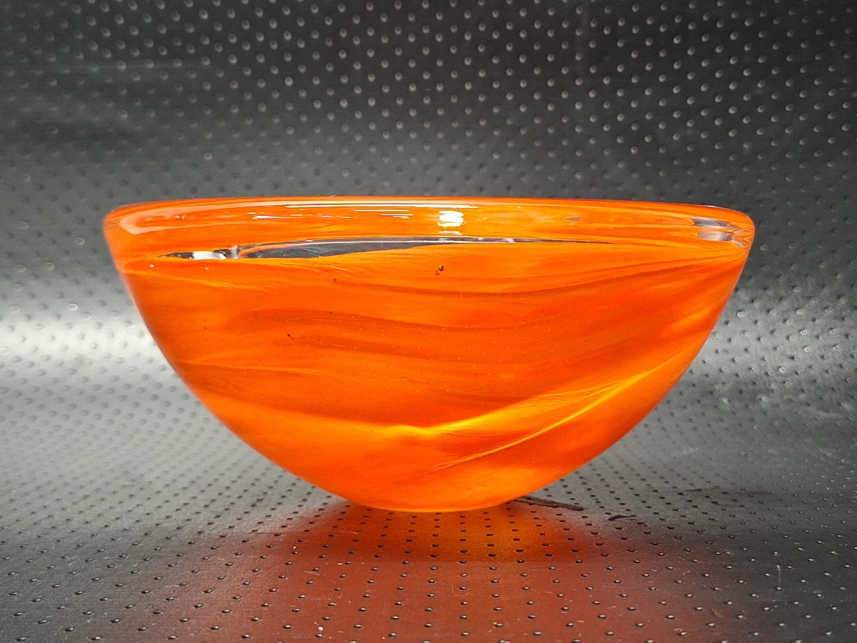 Kosta Boda Atoll grote oranje design schaal van Anna Ehrner - foto 4