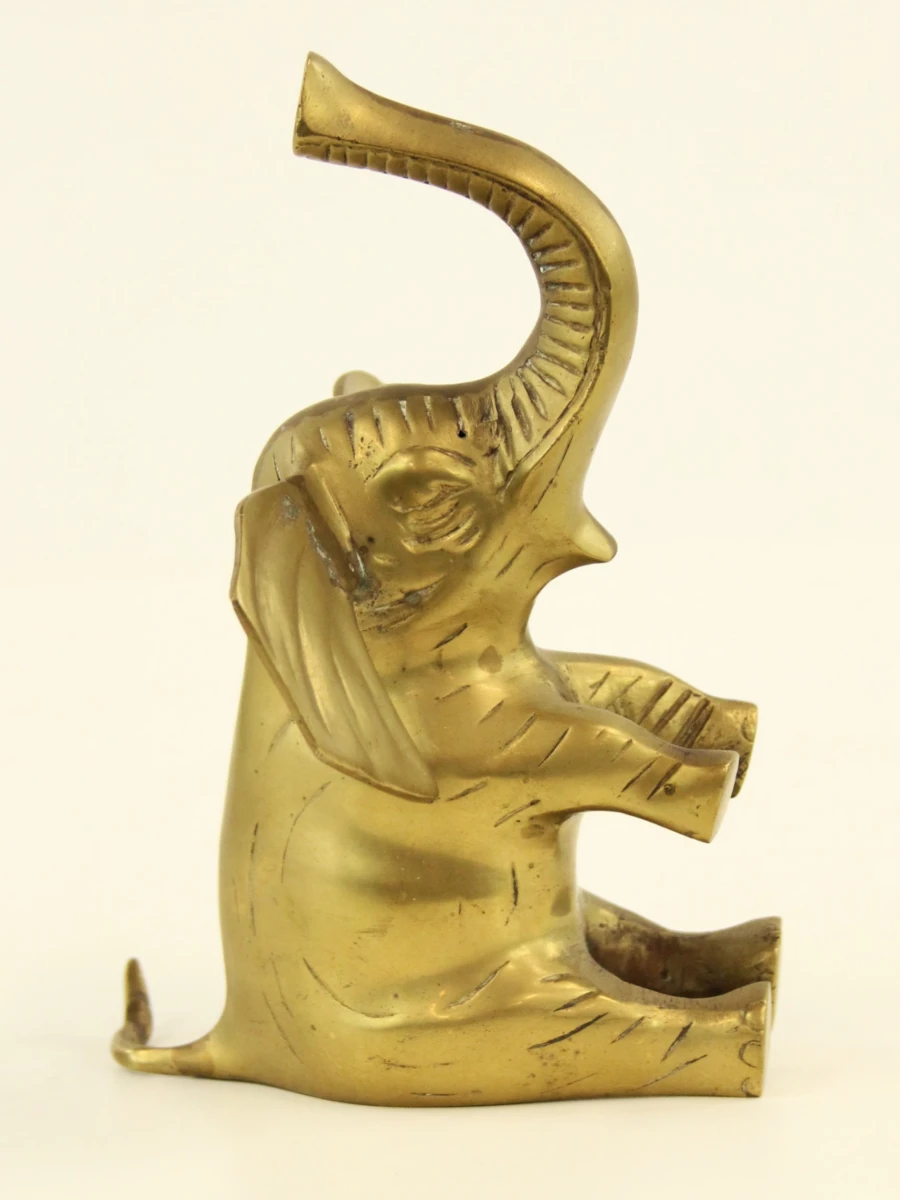 Vintage messing olifant beeldje – zittende olifant met opgeheven slurf - foto 3