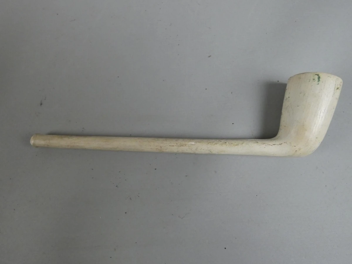 Houten wandrek met tabakspijpen - foto 16