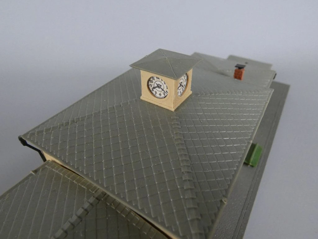 Gedetailleerd model van een historisch treinstation - foto 4