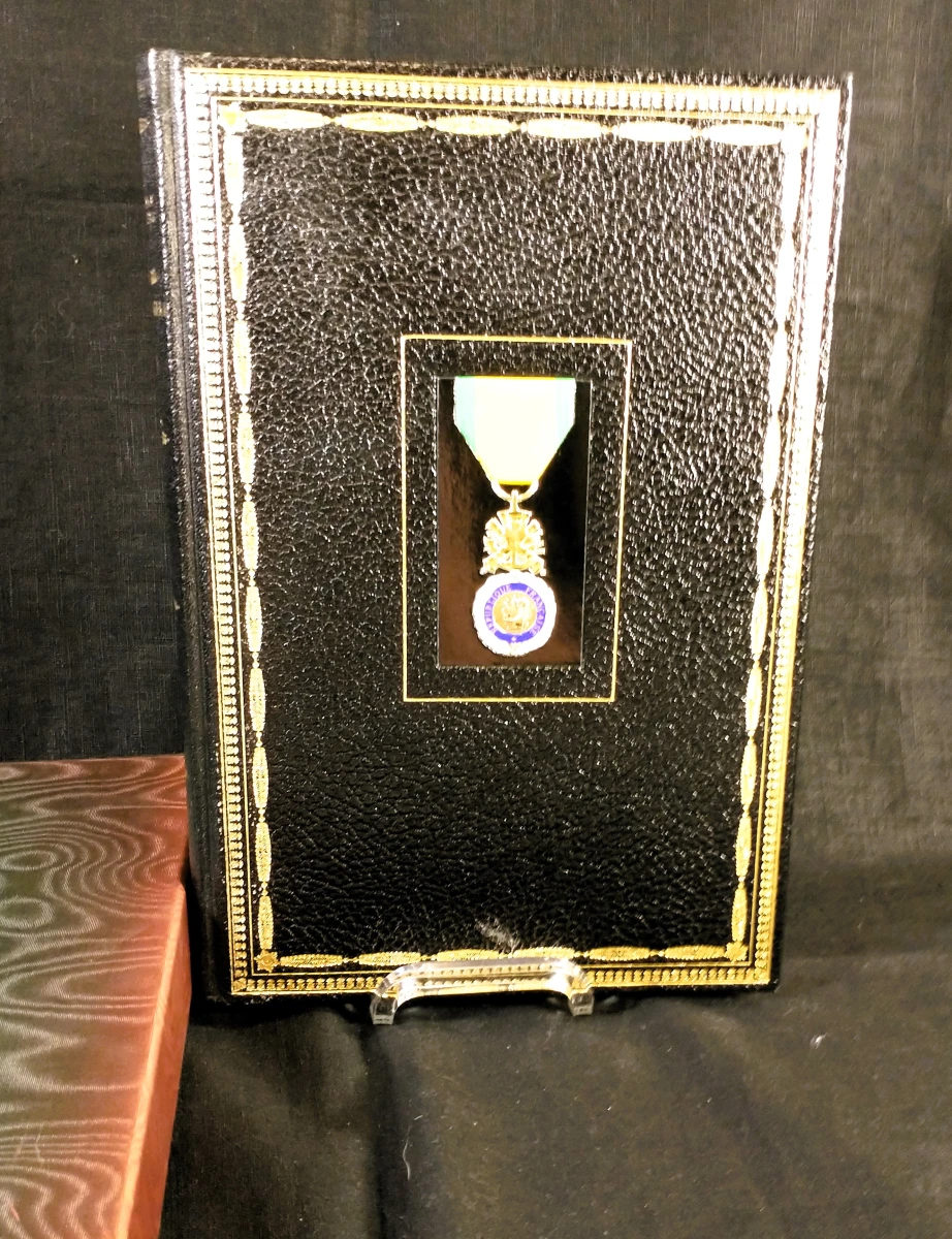 Boek: La Médaille Militaire – Michel Massian – Luxe editie met cassette – Éditions Neuf (1972) 3e druk - foto 2