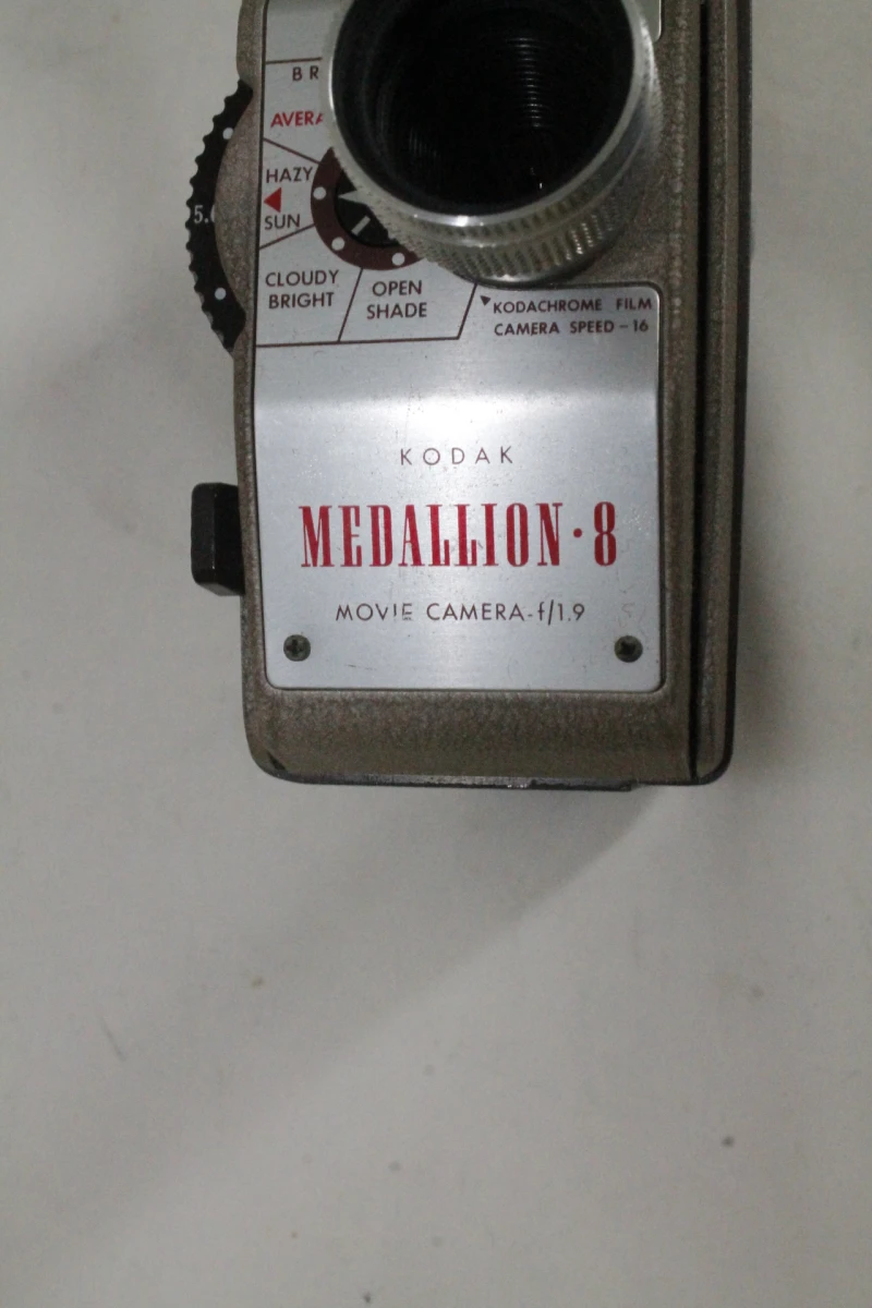 Cine-Kodak Medallion 8 Movie Camera - foto 6