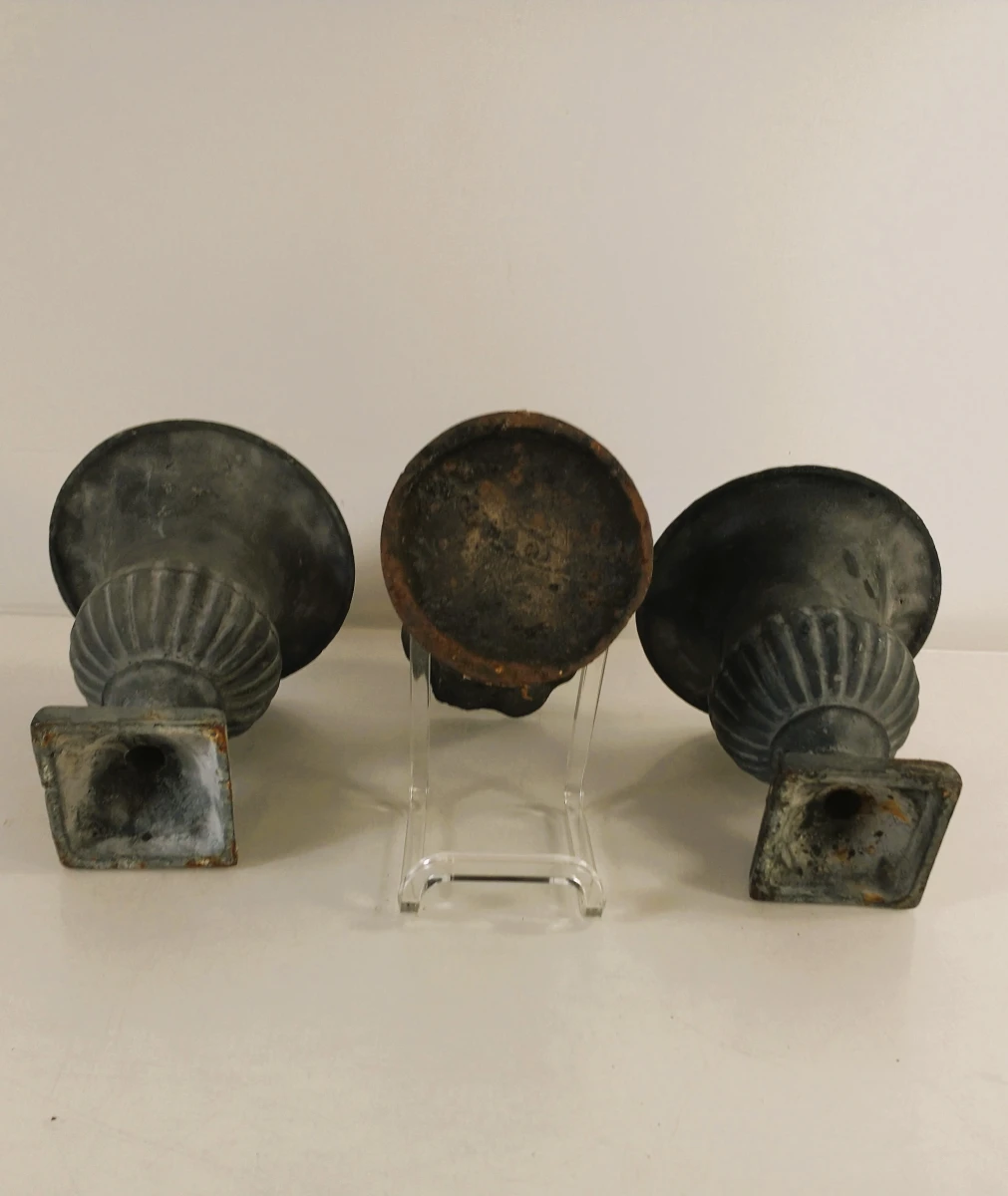 Set van drie metalen sierbloempotten of cachepots in klassieke stijl - foto 3