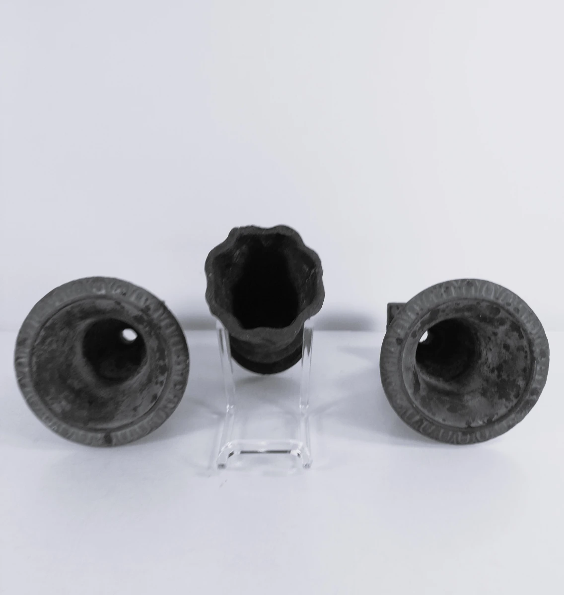 Set van drie metalen sierbloempotten of cachepots in klassieke stijl - foto 2
