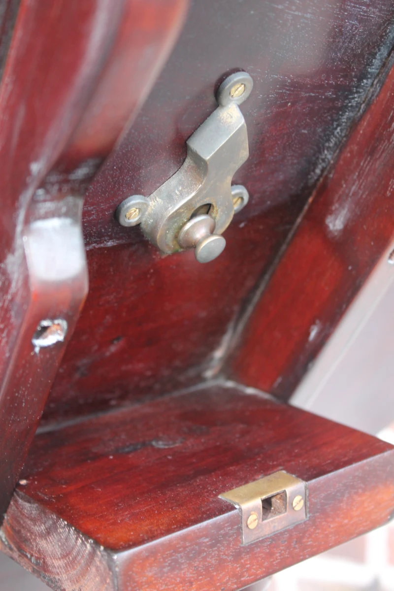 Klassieke antieke tripoortafel - foto 9