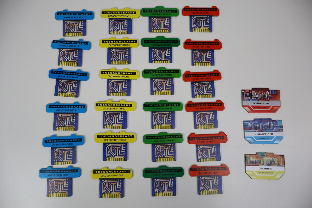 MB Het Omega Virus - Elektronisch Bordspel - foto 5