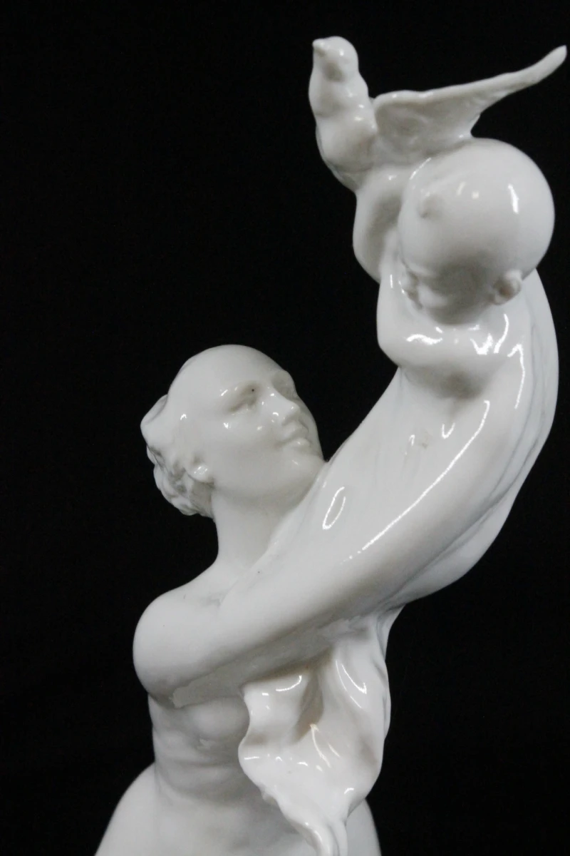 'Millennium' porseleinen figuur - foto 8
