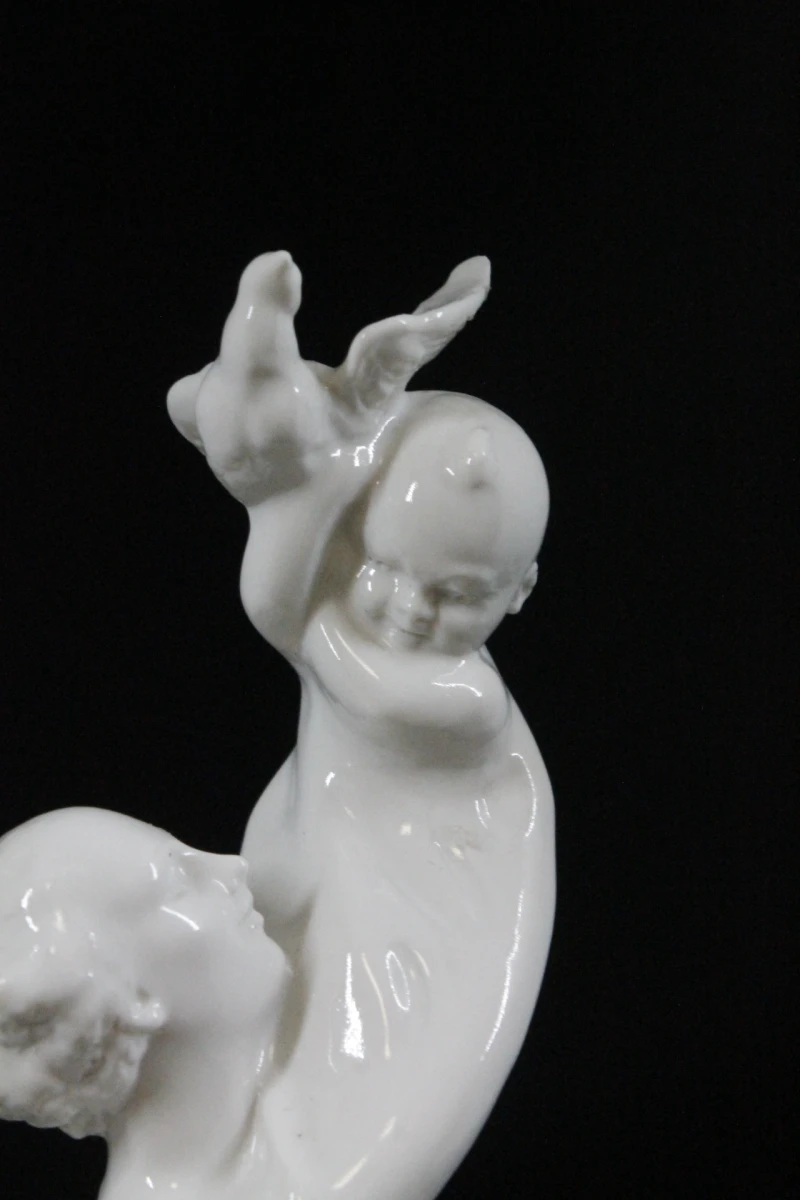 'Millennium' porseleinen figuur - foto 7