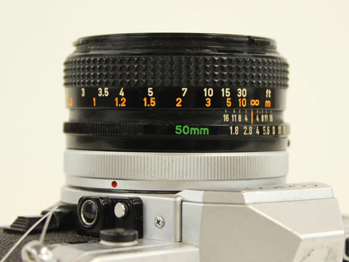 Canon AE-1 + 50 mm Canon s.c. 1:1.8 lens - foto 7
