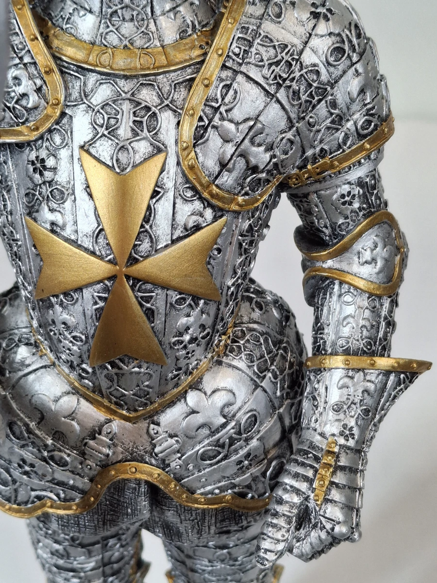 Veronese Myths & Legends ridder met Maltezer kruis en hellebaard - foto 6
