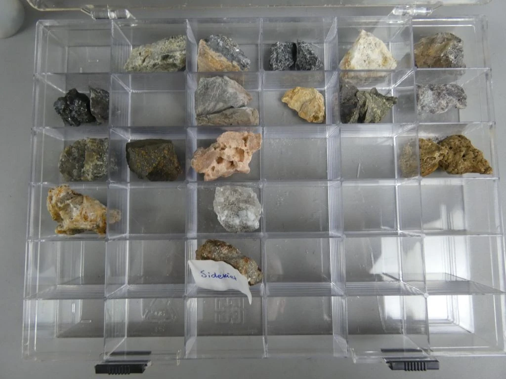 Uitgebreide Geologische Verzameling in Opbergbox - foto 2