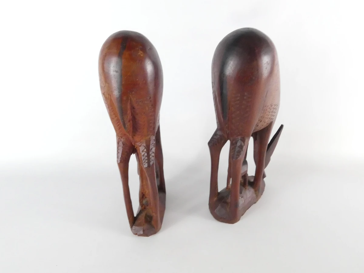 Paar decoratieve houten antilopen met kalf - foto 8