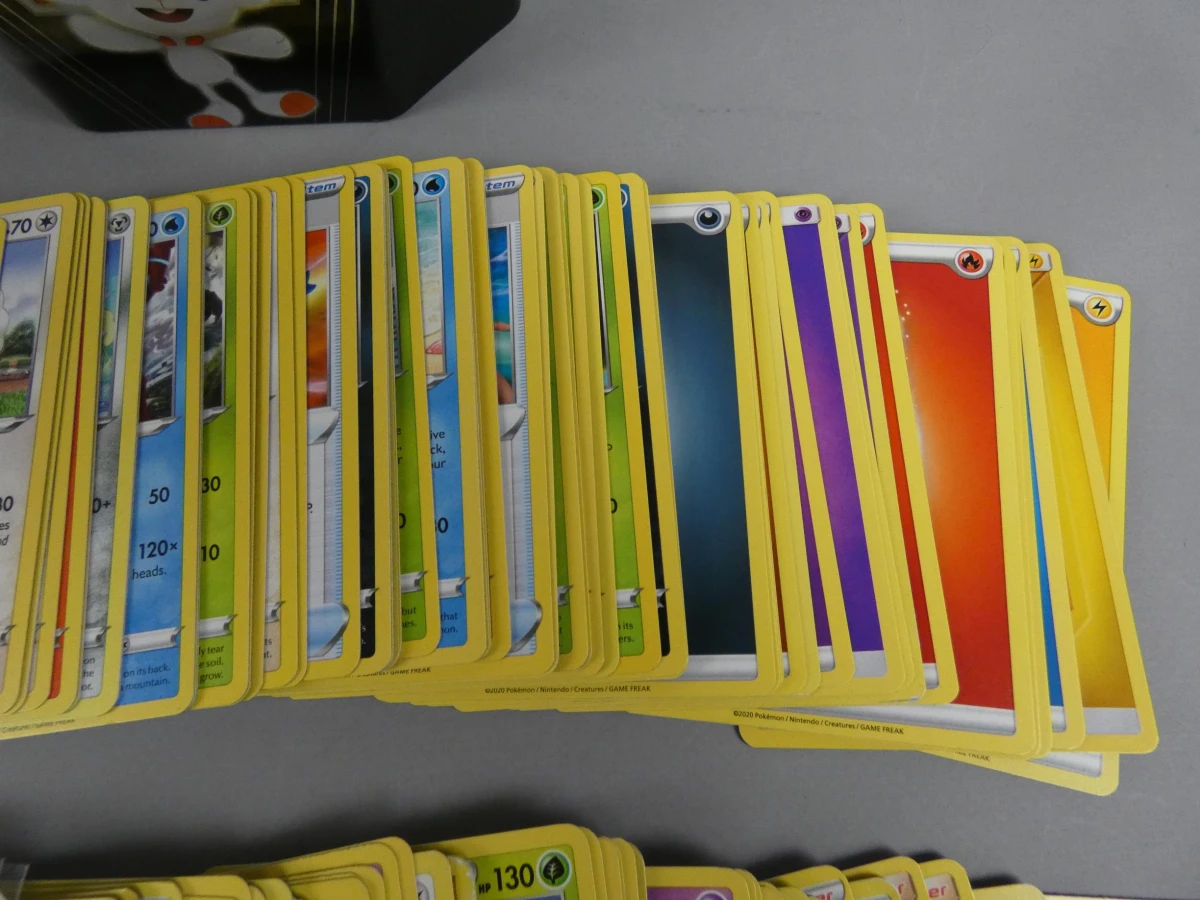 150 Pokémon kaarten in sword en shield blik - foto 3