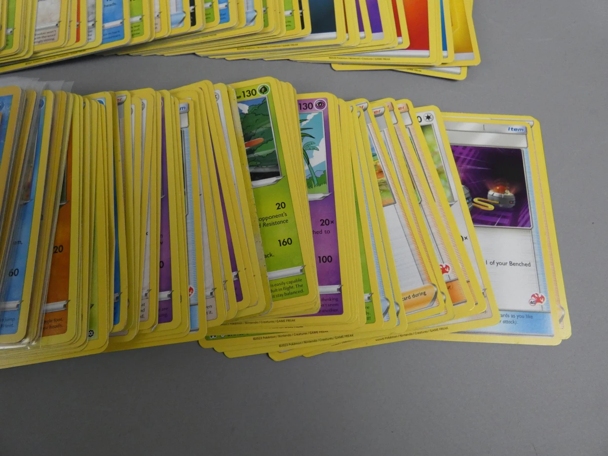 150 Pokémon kaarten in sword en shield blik - foto 5