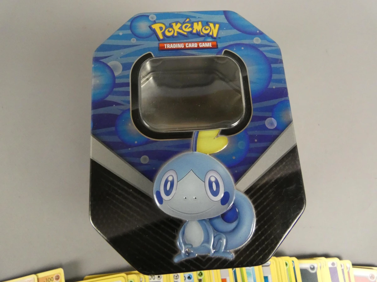 150 Pokémon kaarten in sword en shield blik - foto 6