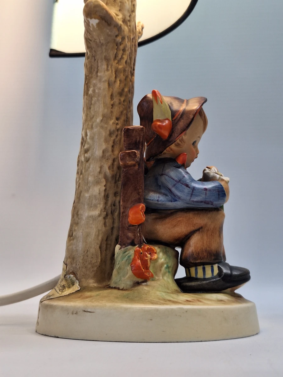 Authentieke Goebel M.I. Hummel tafellamp No. 227 - “She Loves Me, She Loves Me Not” - foto 7