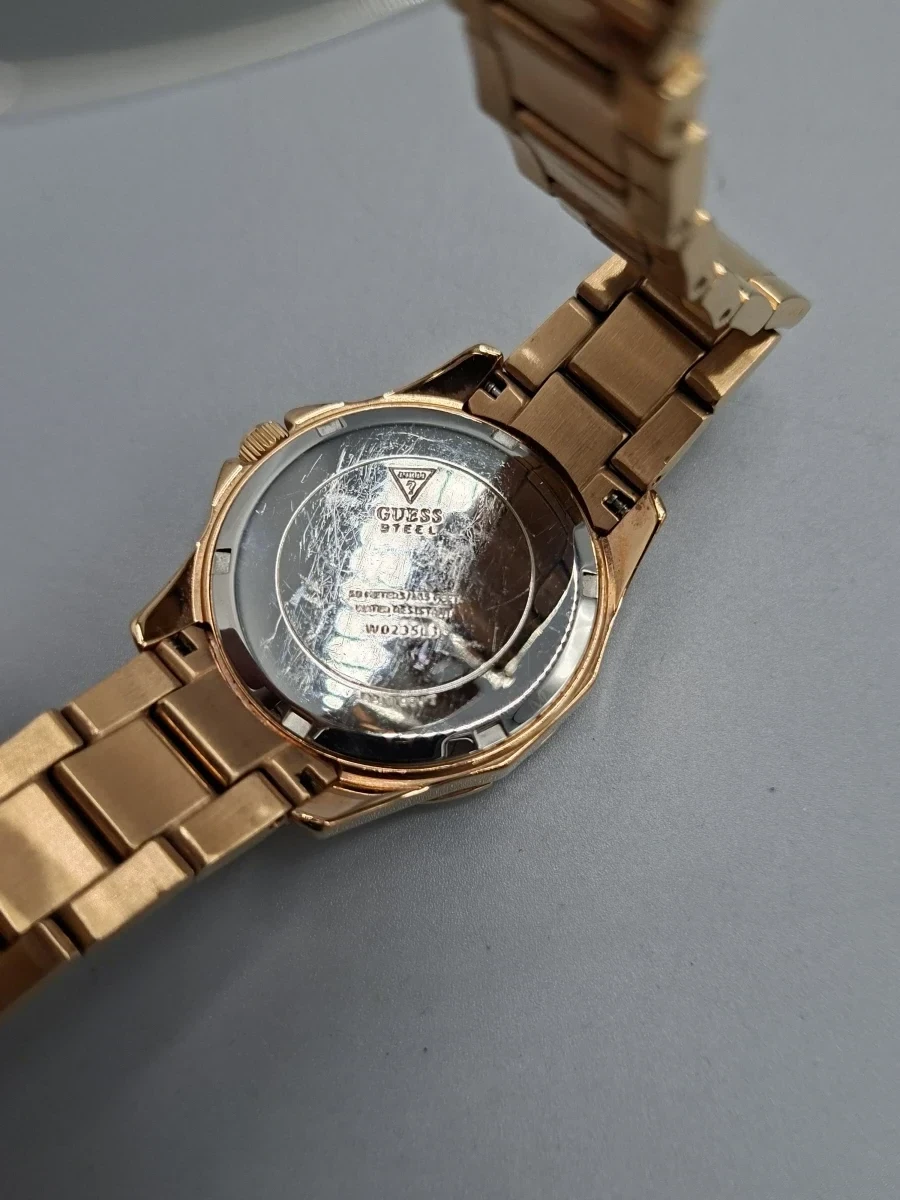 Stijlvol GUESS Ladies Mini Phantom Horloge – Volledig Roségoud (Model W0235L3) - foto 3