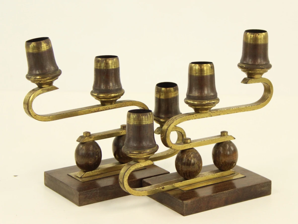 Art Deco kandelaren set van messing en hout - foto 2