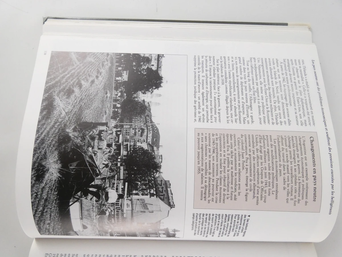 2-delige Franstalige boekenreeks Le Monde en Guerre - foto 7