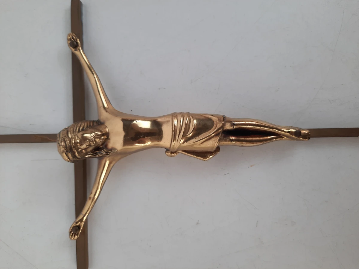 Klassiek Koperen/Messing Wandkruisbeeld – Vintage Kruis met Christusfiguur