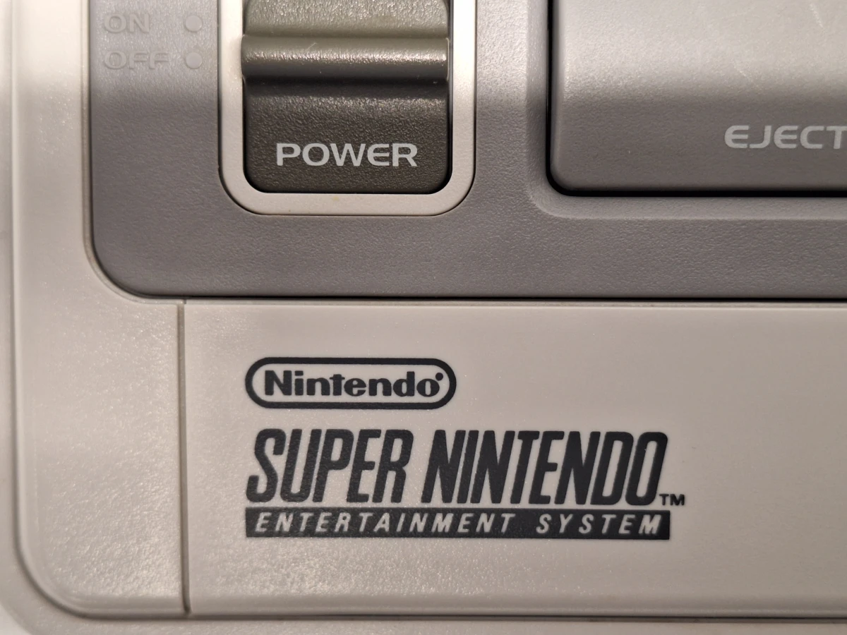 Originele Super Nintendo Entertainment System (SNES) PAL - compleet met doos, 2 controllers & 2 klassiekers - foto 5