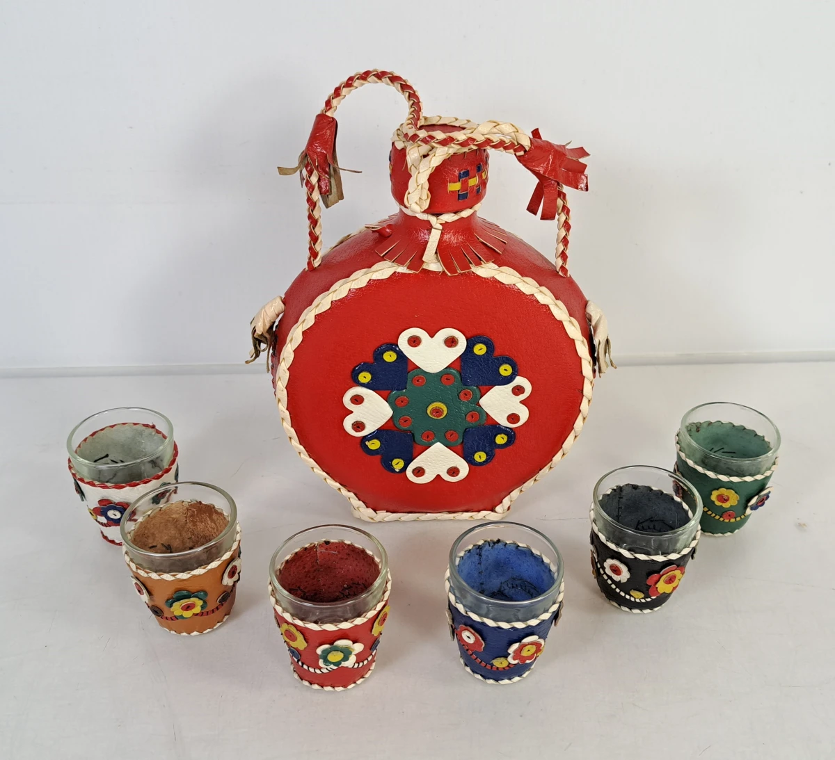 Vintage folkart drankset met leren fles en zes glaasjes - foto 8