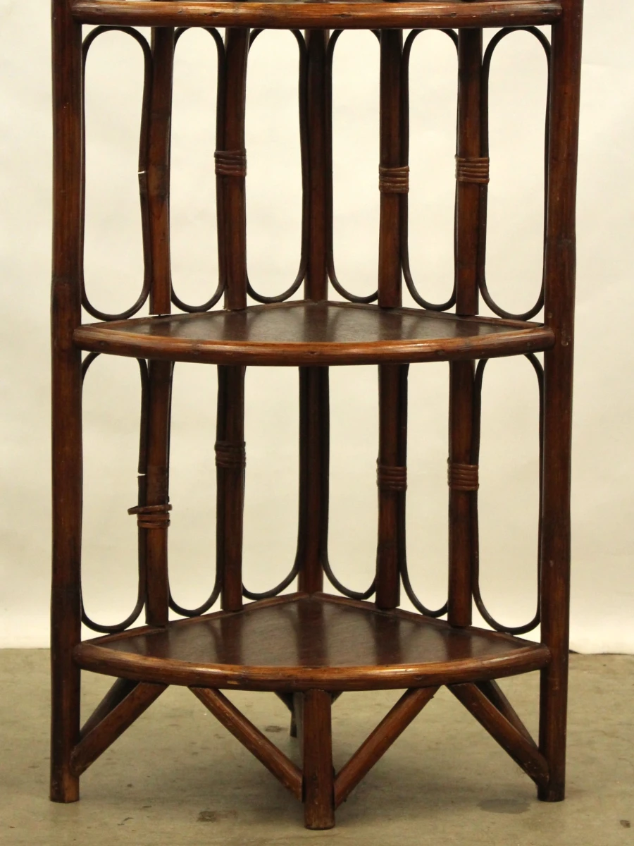 Vintage rotan hoekkastje / hoekrek met 5 houten legplanken - 150 cm hoog - foto 3