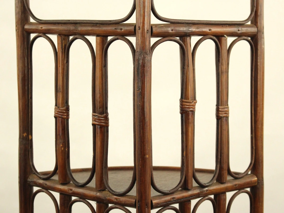 Vintage rotan hoekkastje / hoekrek met 5 houten legplanken - 150 cm hoog - foto 7