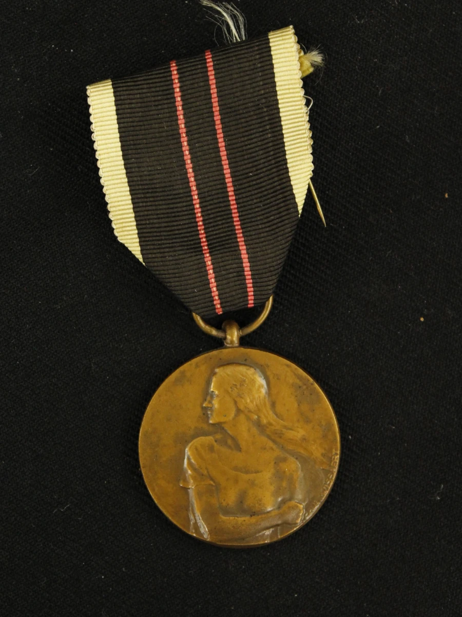 Militair lot van medailles, eretekens en uniformknopen - foto 4