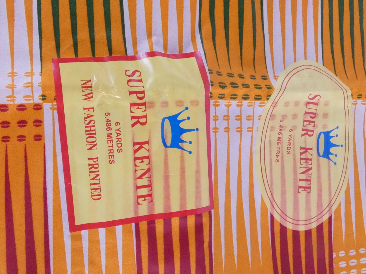 Set van kleurrijke Afrikaanse waxprintstoffen - foto 20