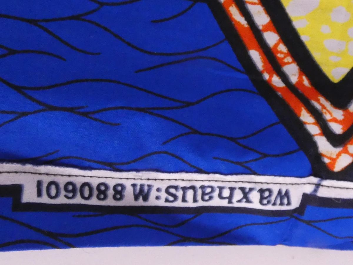 Set van kleurrijke Afrikaanse waxprintstoffen - foto 31