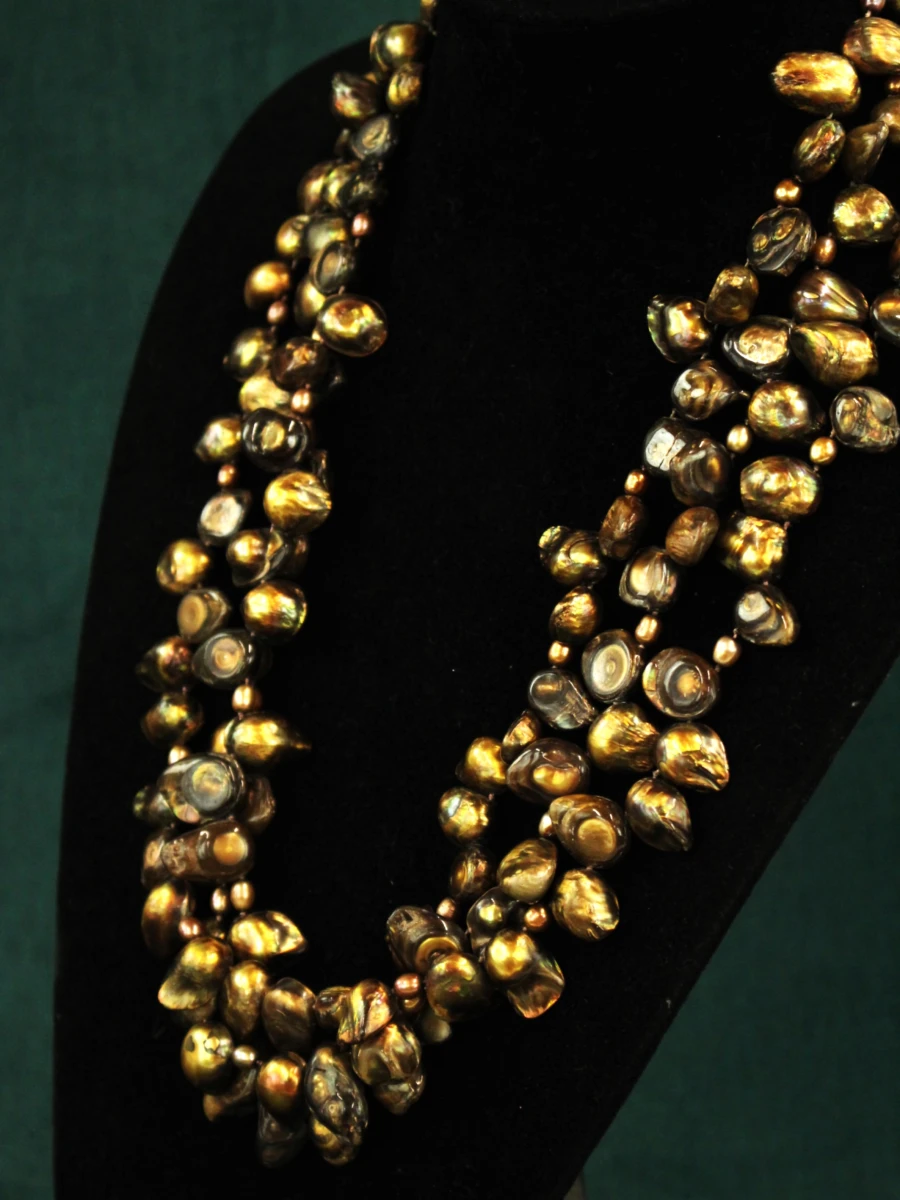 Zware driestrengs ketting met warme barokparels - foto 3
