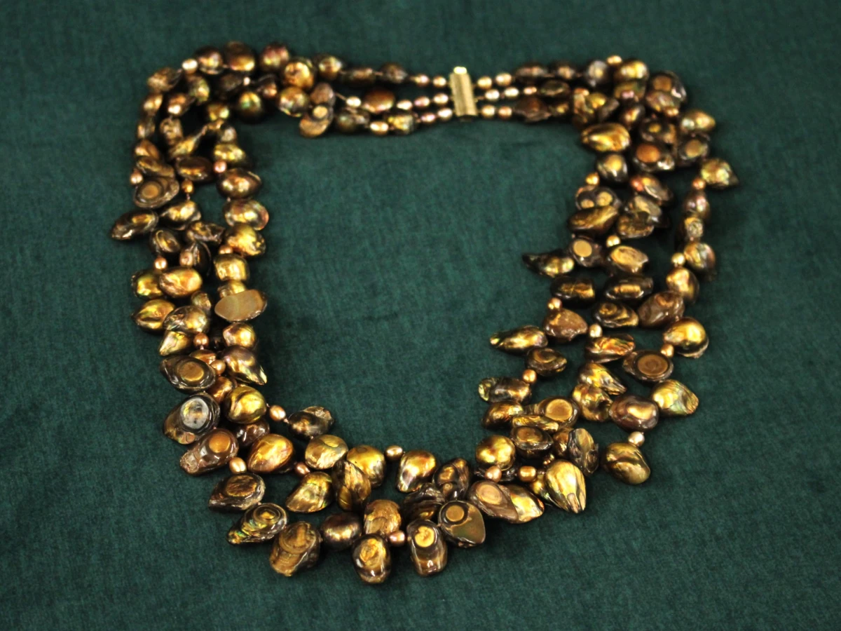 Zware driestrengs ketting met warme barokparels - foto 10