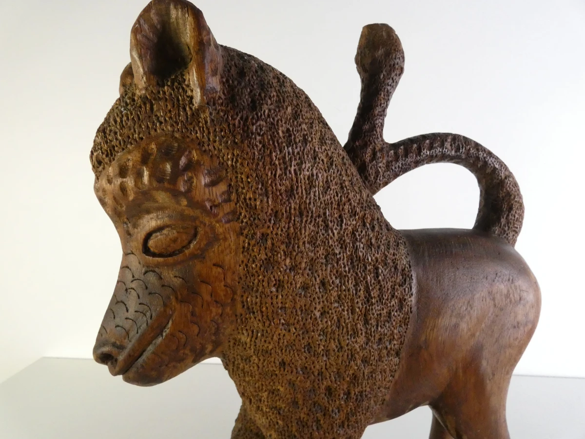 Afrikaans handgesneden houten leeuwensculptuur - foto 2