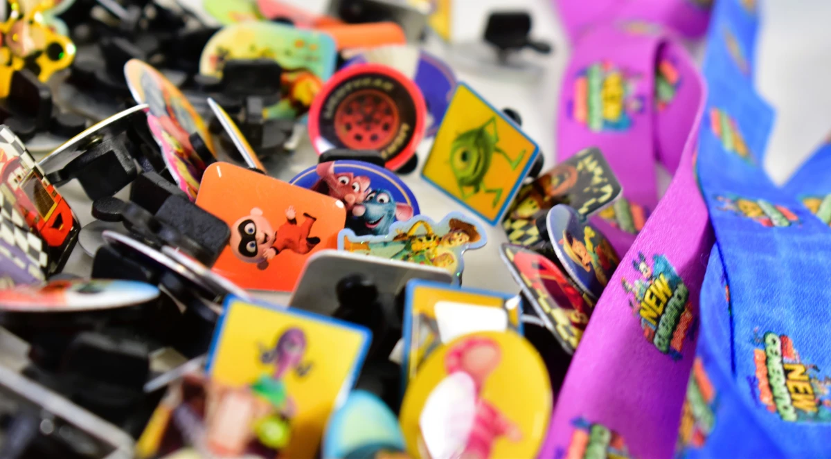Grote verzameling Disney en Pixar pins – Carrefour België – 2010 - foto 4