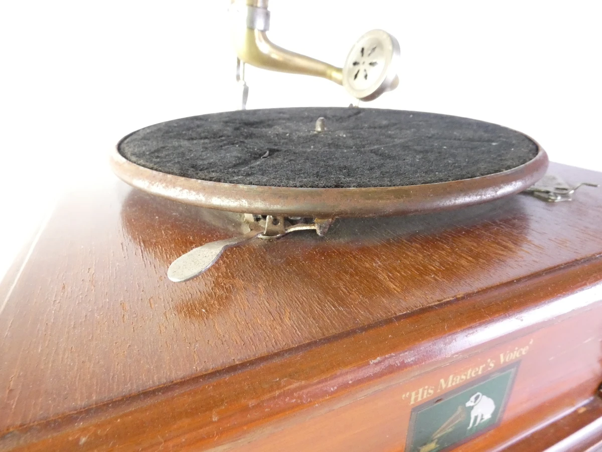 Reproductie van een His Master's Voice (HMV) grammofoon(jaren 90) - foto 2